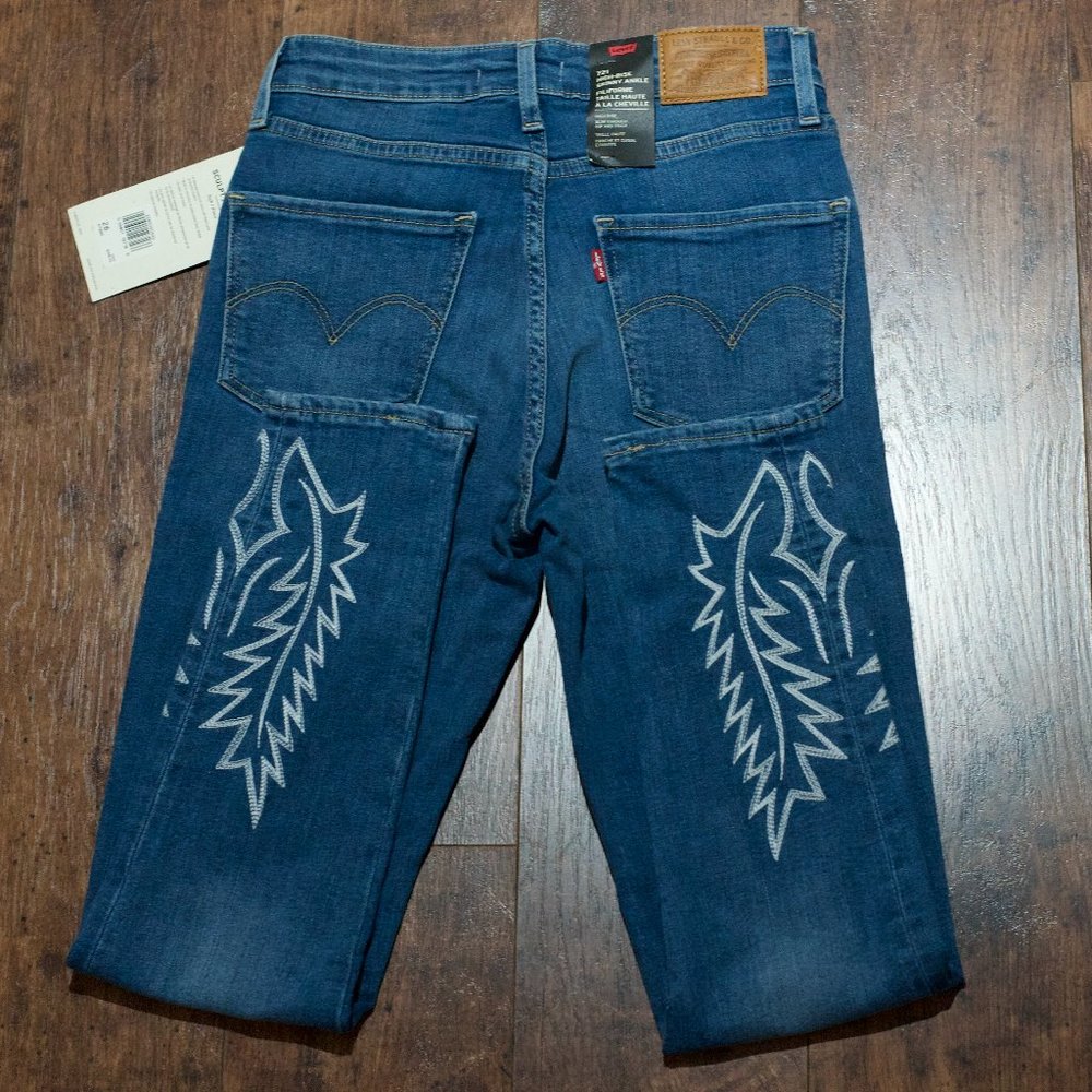 NWT Levi's 721 - Western Embroidered